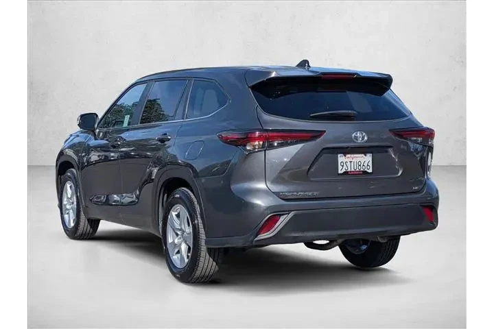 $36682 : Toyota Highlander 2025 LE 4d image 8