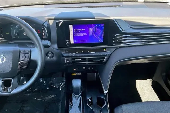 $24492 : Toyota Camry 2025 SE 4dr Sed image 9