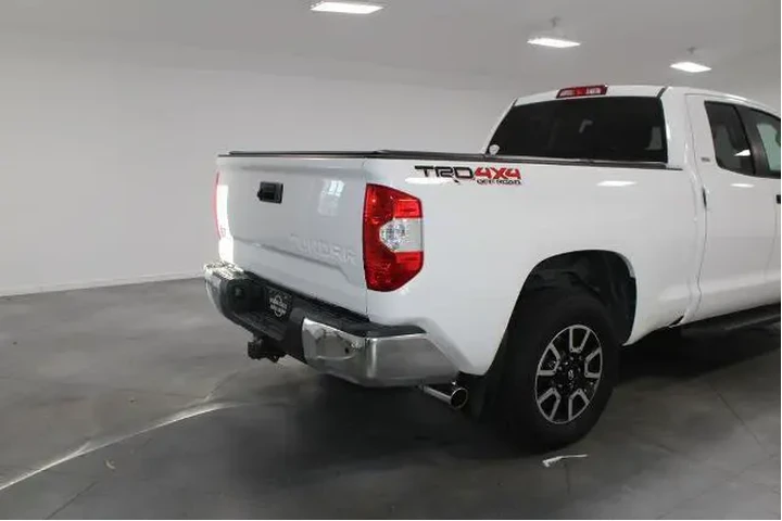 $29898 : Toyota Tundra 2016 4x4 SR5 4 image 9