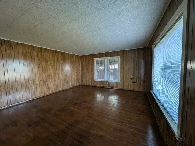 $1100 : Bakersfield CASA image 3