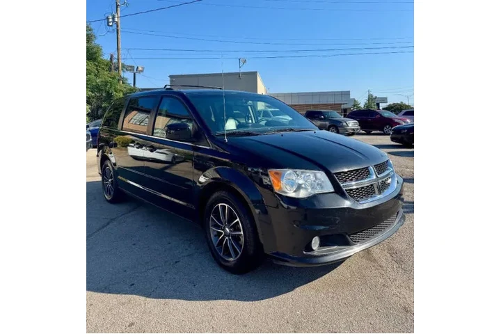 $5500 : 2017 Grand Caravan SXT image 3