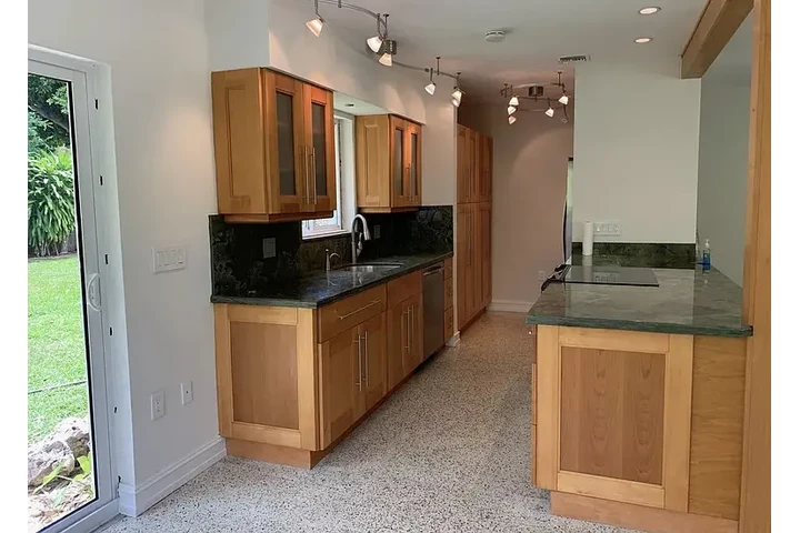 $2200 : HOUSE FOR RENT IN MIAMI FL image 6