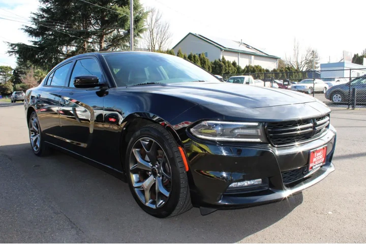 $12995 : 2015 Charger 4dr Sdn SXT RWD image 8