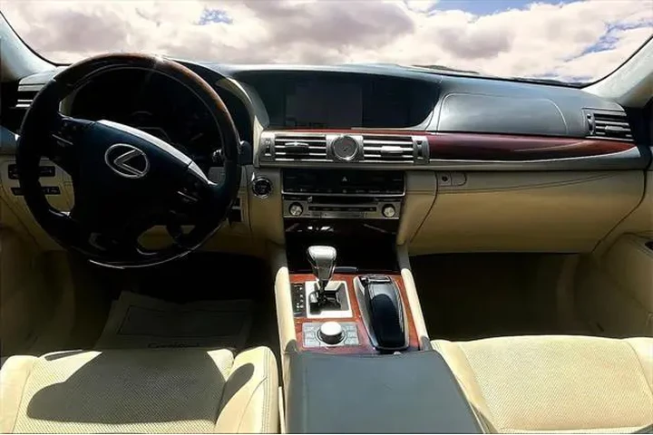 $31399 : Lexus LS 600h L 2015 AWD Hyb image 7