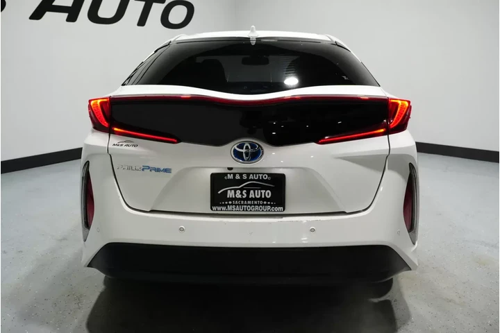 $18035 : 2017 Prius Prime image 9