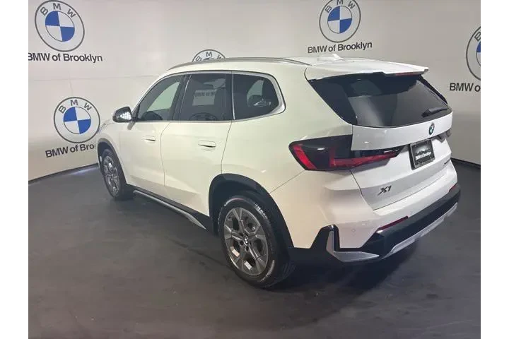 $32964 : BMW X1 2023 AWD xDrive28i 4d image 5