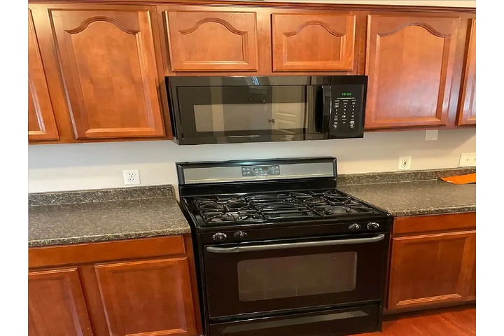 $1050 : stainless washer & dryer home image 5