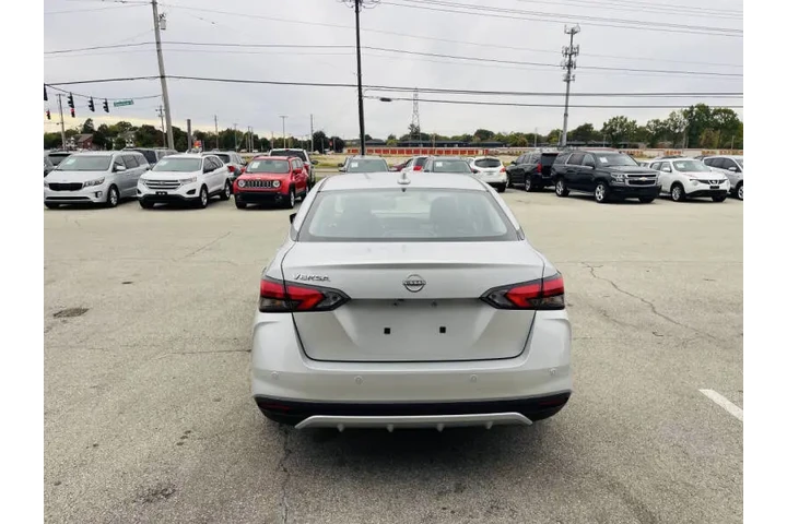 $15850 : 2025 Versa SV image 6