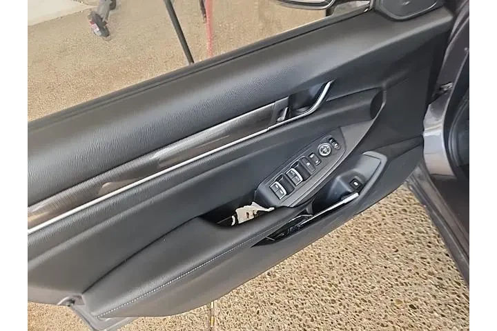 $18207 : Honda Accord 2020 Sport 4dr image 7