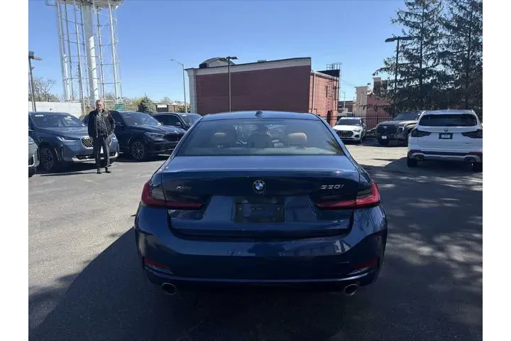 $35943 : BMW 3 Series 2023 AWD 330i x image 2