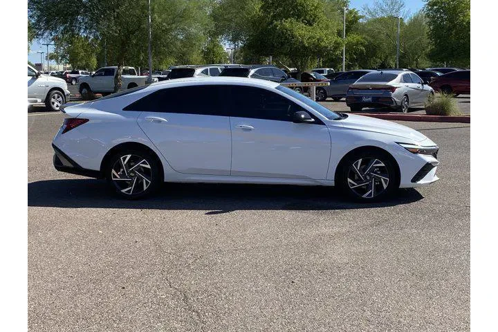 $22990 : Hyundai ELANTRA Hybrid 2025 image 2