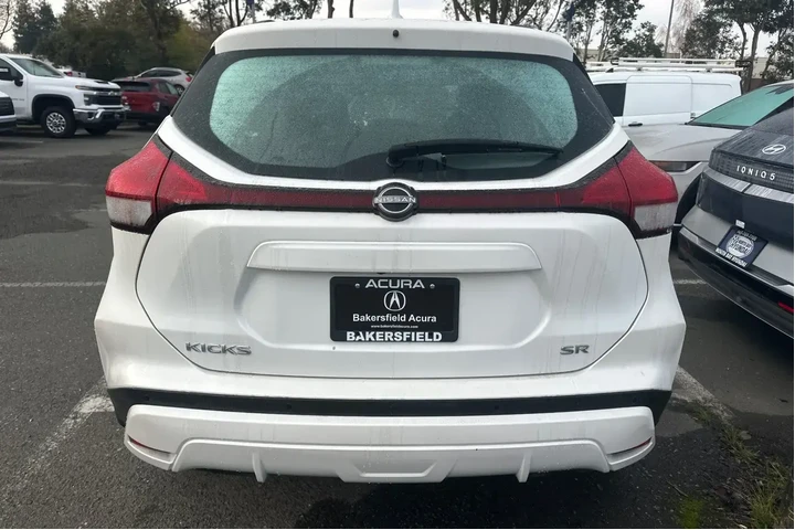 $17990 : Nissan Kicks 2023 SR 4dr Cro image 4