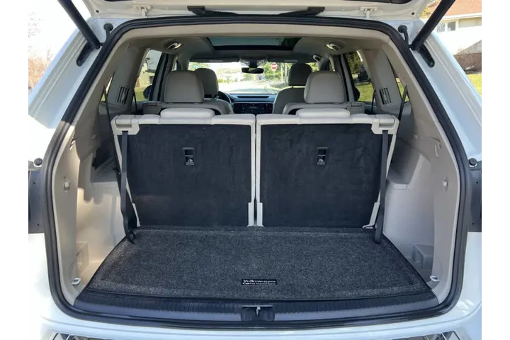 $19997 : 2019 Atlas V6 SEL 4Motion image 9