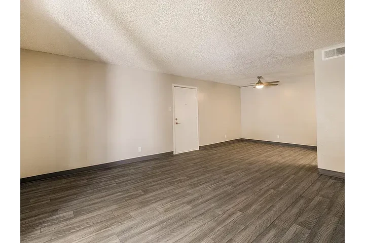 $970 : 8000 Montgomery Blvd NE, Albuq image 5