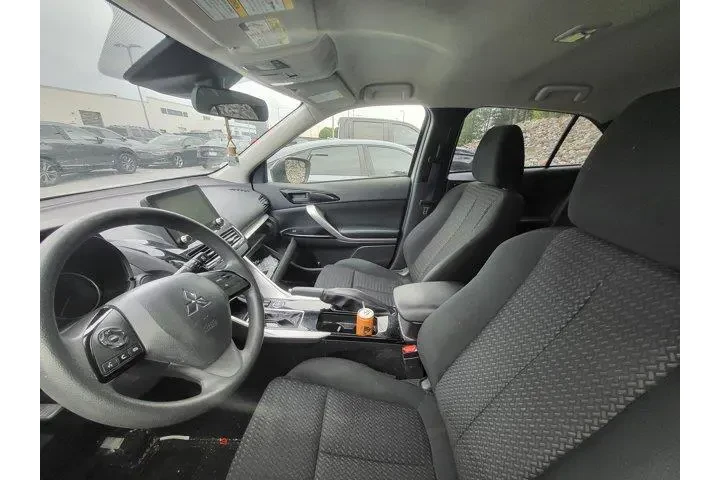 $17731 : Mitsubishi Eclipse Cross 202 image 10