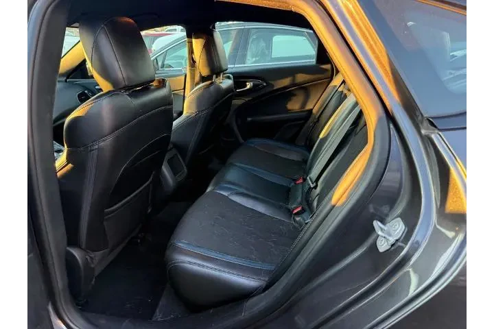 $10500 : Chrysler 200 2016 S 4dr Seda image 9