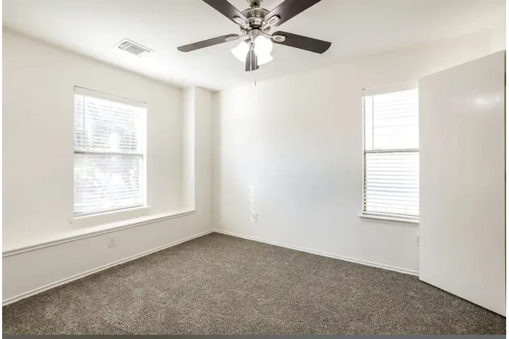 $1300 : Low income single family house image 8