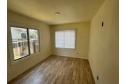 $950 : cozy living  spacious home thumbnail