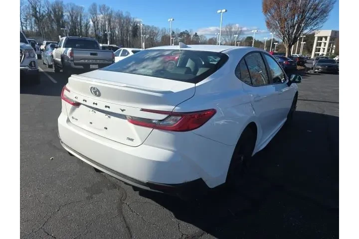 $26296 : Toyota Camry 2025 SE 4dr Sed image 8