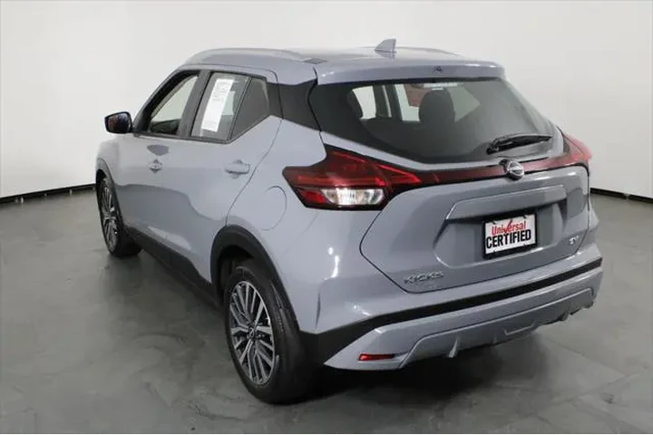 $17763 : Nissan Kicks 2024 SV 4dr Cro image 4