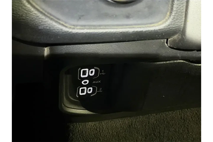 $33000 : Ram 1500 2021 4x4 Big Horn 4 image 10