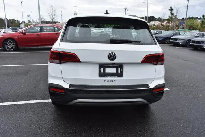 $19798 : Volkswagen Taos 2024 S 4dr S image 8