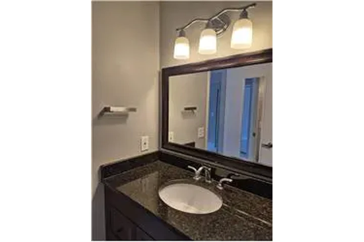 $1695 : Rental property with 2 bedro image 6