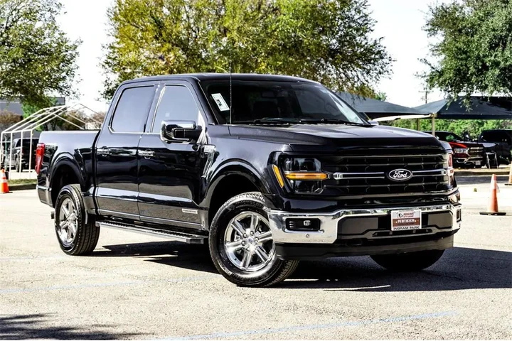 $38403 : Ford F-150 2024 4x4 XLT 4dr image 1