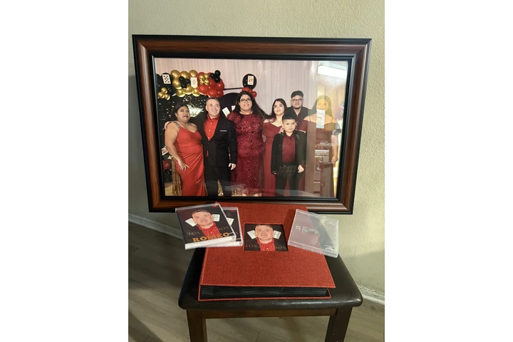 $1,600 Fotos Y Video y MAS image 3