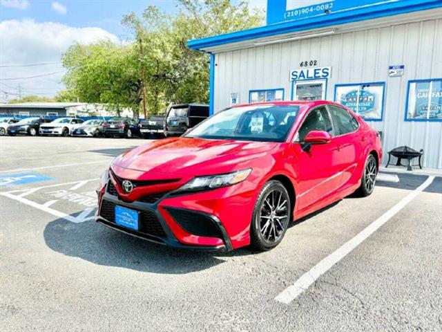 $21990 : 2021 Camry SE image 9