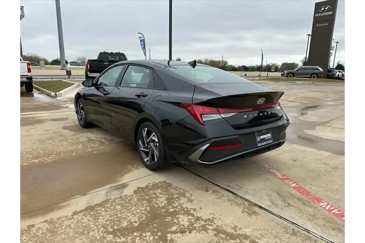 $23997 : Hyundai ELANTRA Hybrid 2025 image 7