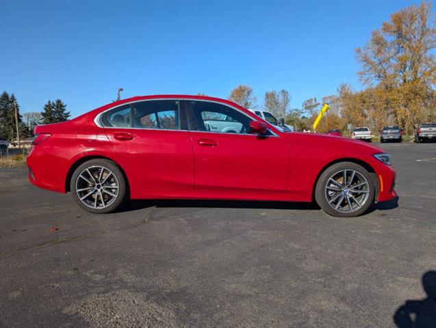 $25199 : 2020 BMW 3 Series 330i xDrive image 10