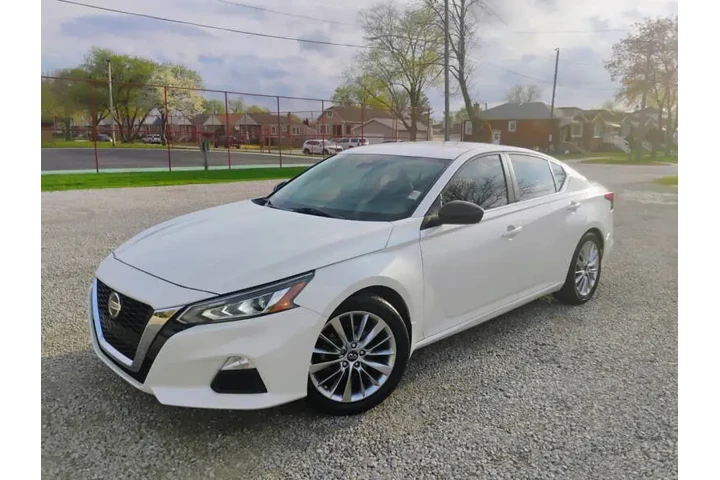 $12997 : 2020 Altima 2.5 SR image 4