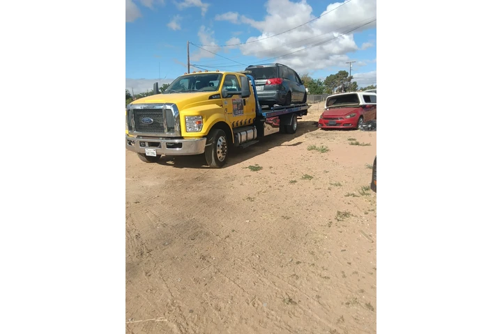 WE Buy cars for JUNK TOWING SE image 4