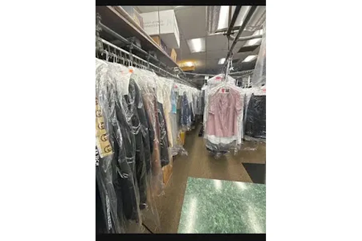 SE VENDE DRY-CLEANERS image 4