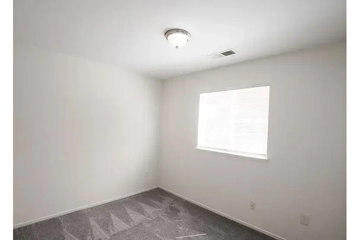 $1200 : HOUSE RENT  IN KING’S COUNTY image 6