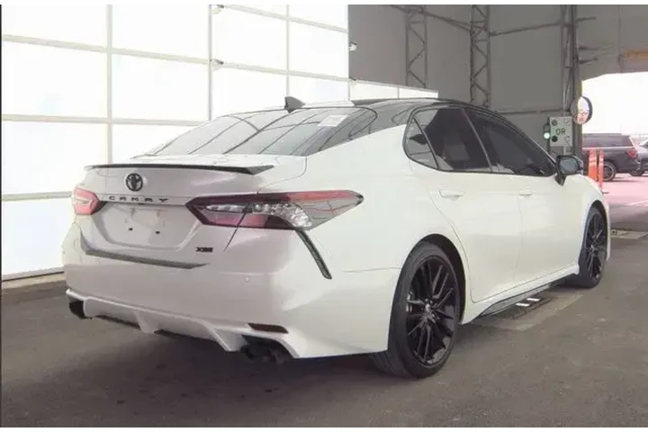 $35988 : Toyota Camry 2021 XSE V6 4dr image 2