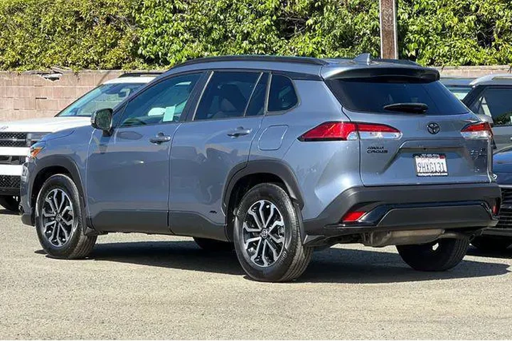 $28890 : Toyota Corolla Cross Hybrid image 9
