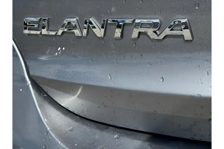 $12466 : Hyundai ELANTRA 2018 SEL 4dr image 9