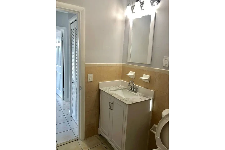 $900 : ¡DÚPLEX de 2 dormitorios y 1 image 6