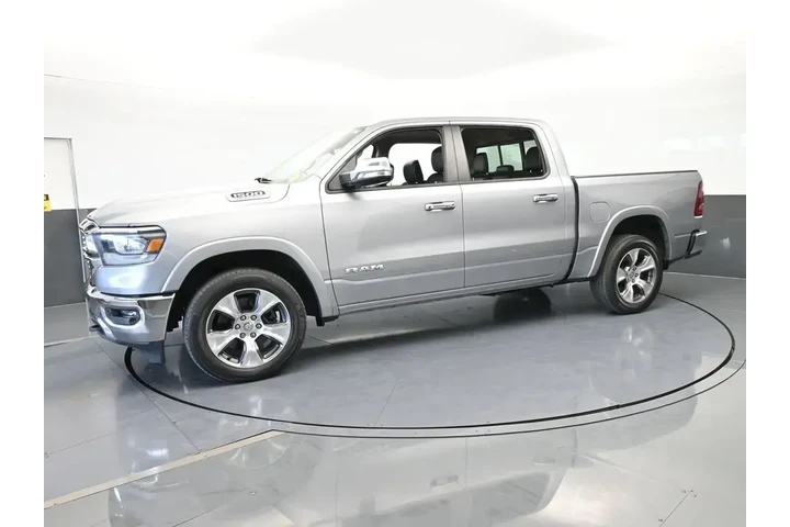 $32990 : Ram 1500 2021 4x4 Laramie 4d image 2