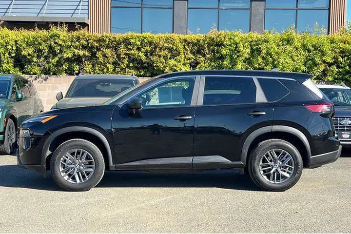 $17790 : Nissan Rogue 2024 AWD S 4dr image 10