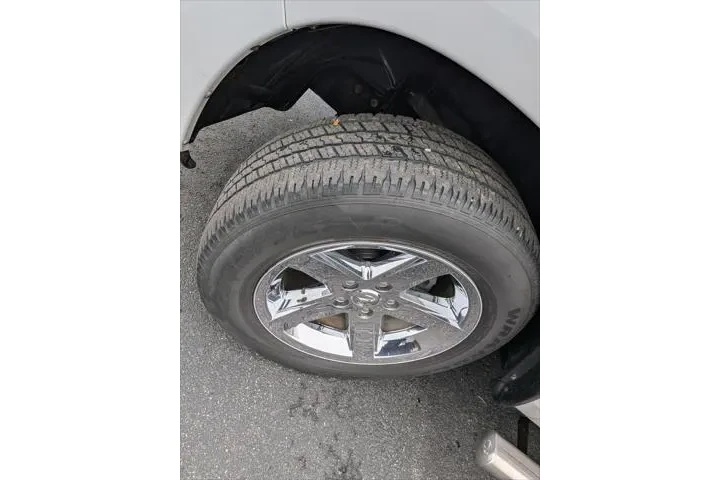 $19990 : Ram 1500 2017 4x4 Express 4d image 8