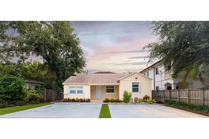 $800 : Charming 2-bed/1-bath detached image 1