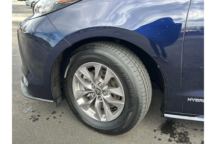 $32447 : Silver Certified 2021 Sienna image 5