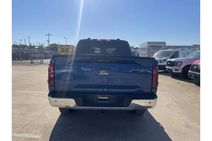 $39359 : Ford F-150 2024 4x4 XLT 4dr image 2