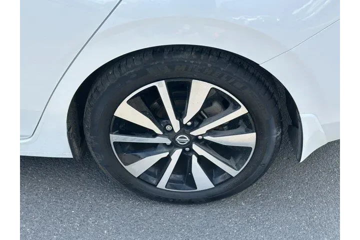 $19211 : Nissan Sentra 2023 SV 4dr Se image 8
