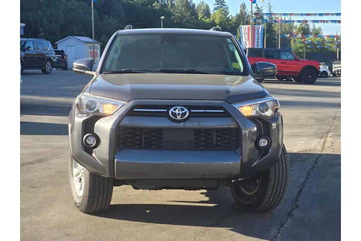 $32993 : Toyota 4Runner 2023 4x4 SR5 image 2