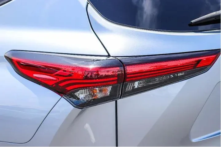 $31995 : Toyota Highlander 2021 XSE 4 image 7
