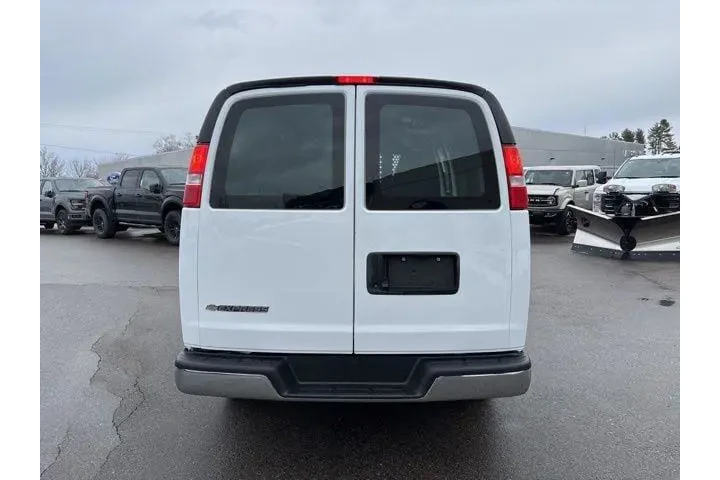 $29498 : Chevrolet Express 2024 2500 image 4